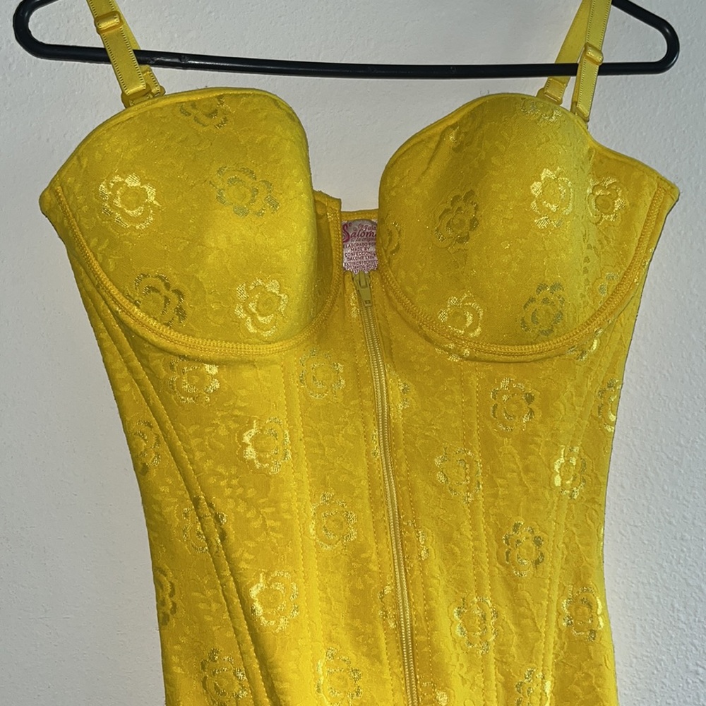 Yellow Bustier - Picture 2 of 4